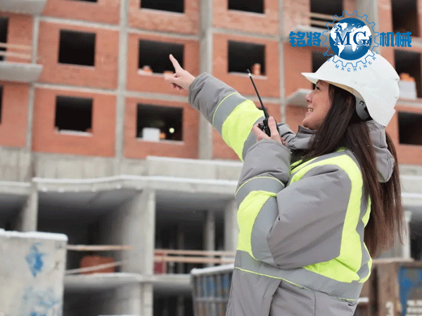 新發(fā)布！河北?。杭訌姳夭牧系纫兹家妆锲肥褂霉芾恚?/></p><p>　　各級住房城鄉(xiāng)建設(shè)主管部門要按照安全生產(chǎn)專項整治三年行動要求，重點加強深基坑、腳手架、高支模、起重機械等危大工程的監(jiān)督檢查，對發(fā)現(xiàn)的問題隱患建立臺賬，逐一整改，逐一銷號。</p><p>　　對存在違法違規(guī)行為、隱患逾期未整改或整改不到位或存在重大安全隱患的責(zé)任單位和責(zé)任人，加大處罰懲戒力度。狠抓反“三違”不放松，抓好建筑施工安全生產(chǎn)“雙控”機制建設(shè)和安全生產(chǎn)標(biāo)準(zhǔn)化，落實安全生產(chǎn)風(fēng)險管控和隱患排查主體責(zé)任，完善“一臺賬三清單”，健全施工現(xiàn)場風(fēng)險辨識標(biāo)識，促進(jìn)施工現(xiàn)場標(biāo)準(zhǔn)化管理，切實發(fā)揮“雙控”機制雙重預(yù)防作用。</p><p>　　對存在違法違規(guī)行為、隱患逾期未整改或整改不到位或存在重大安全隱患的責(zé)任單位和責(zé)任人，加大處罰懲戒力度。狠抓反“三違”不放松，抓好建筑施工安全生產(chǎn)“雙控”機制建設(shè)和安全生產(chǎn)標(biāo)準(zhǔn)化，落實安全生產(chǎn)風(fēng)險管控和隱患排查主體責(zé)任，完善“一臺賬三清單”，健全施工現(xiàn)場風(fēng)險辨識標(biāo)識，促進(jìn)施工現(xiàn)場標(biāo)準(zhǔn)化管理，切實發(fā)揮“雙控”機制雙重預(yù)防作用。</p><p>　　開展施工現(xiàn)場臨時用房消防安全隱患排查整治。各市要周密部署安排，對在建工程施工現(xiàn)場進(jìn)行拉網(wǎng)式排查，對于違規(guī)搭建、違規(guī)采用耐火性不符合要求材料的用房，該整改的整改，該拆除的拆除，于5月15日前全部整治到位，并在今后工作中加強管理，杜絕此類情況重復(fù)出現(xiàn)。</p>
					</div>
					<div   id=