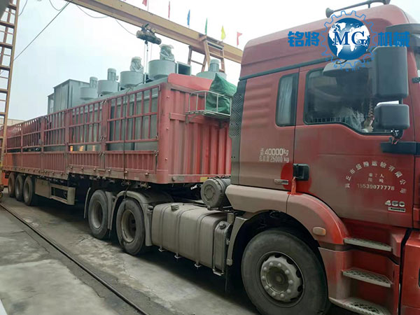 商丘年產30萬噸全自動干粉砂漿生產線裝車現(xiàn)場